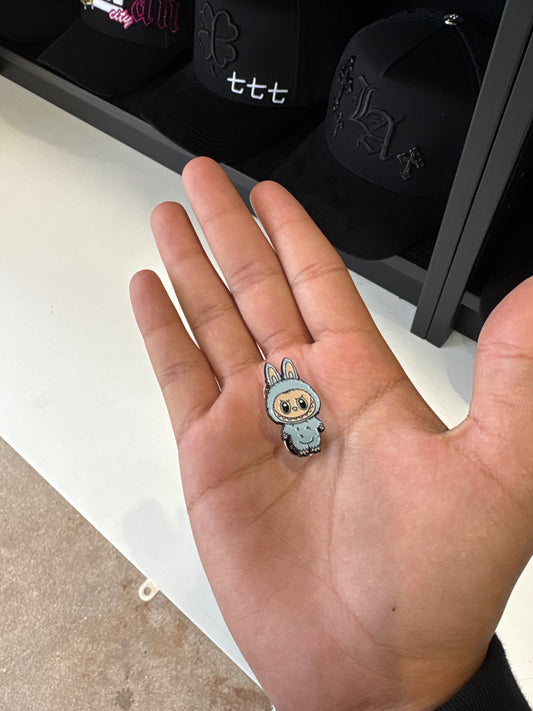 Labubu pin Azul